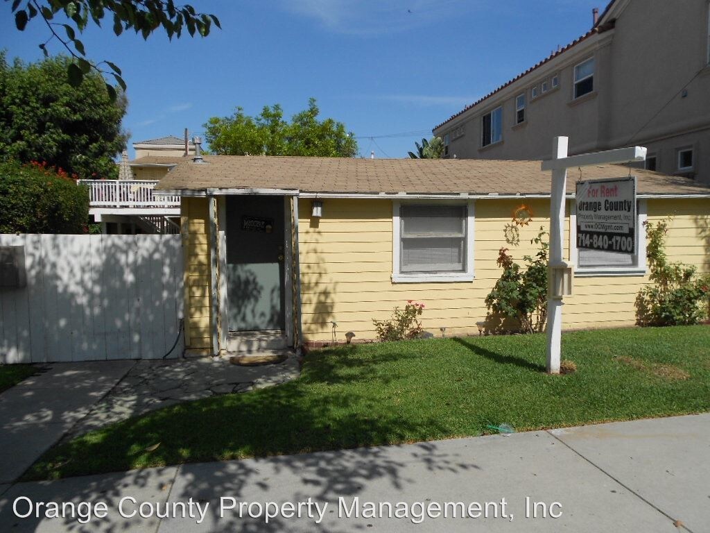 207 Geneva Ave, Huntington Beach, CA 92648 Room for Rent in