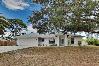 Building Photo - 423 Azure Rd