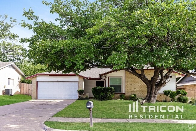 Building Photo - 713 Cavendish Dr