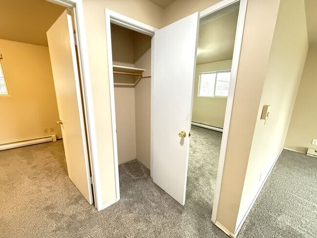 Foto del edificio - 1608-1610 N Brooklane St