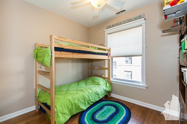 Foto del edificio - 2 bedroom in Chicago IL 60613