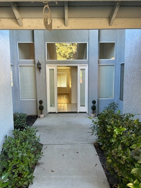 Foto del edificio - 4450 Sturgeon Rd