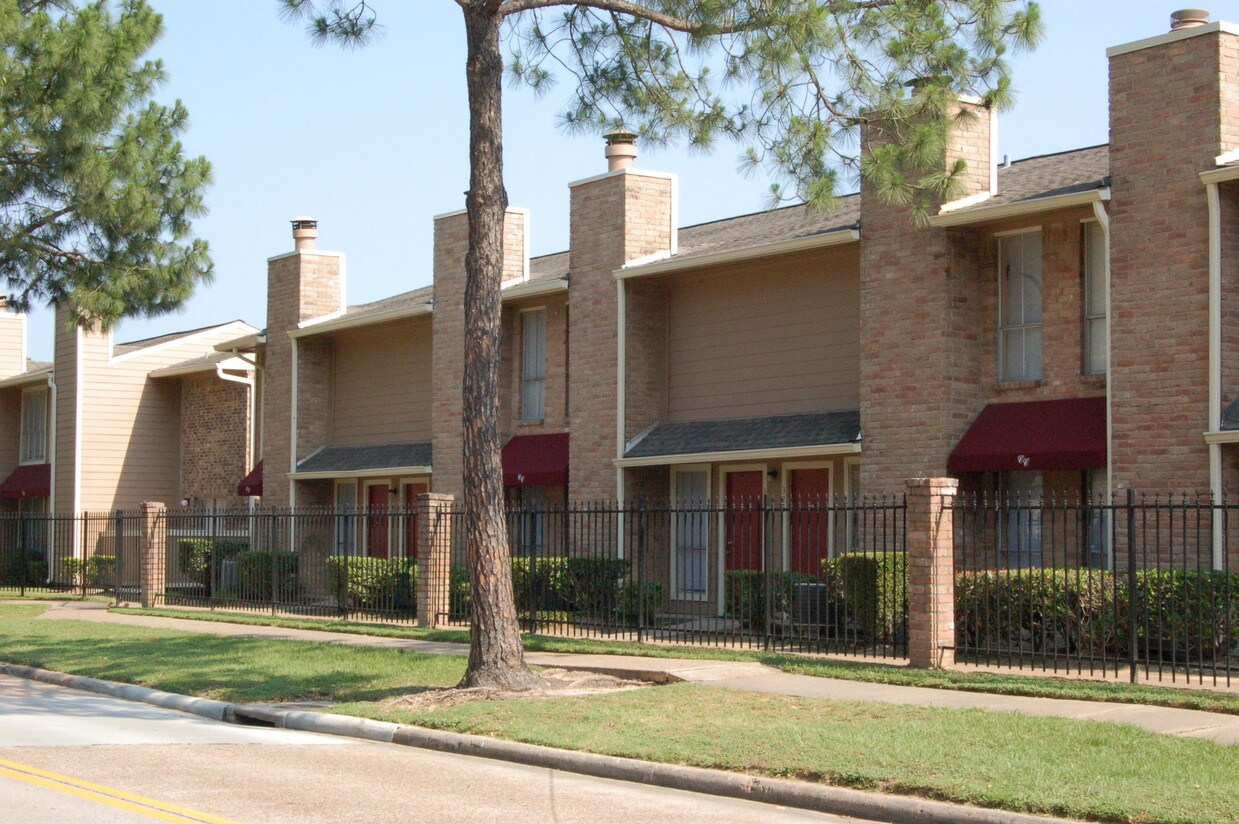 17610 Cali Dr, Houston, TX 77090 - Townhome Rentals in Houston TX |  Apartments.com