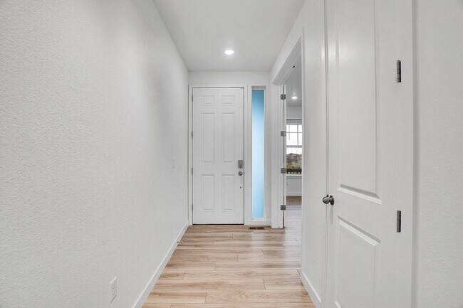 Building Photo - $3,650.00 - 4 Beds 3 Baths Single Family H...