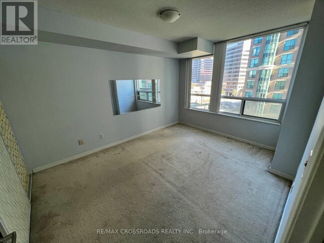 Building Photo - 509-509 Beecroft Rd
