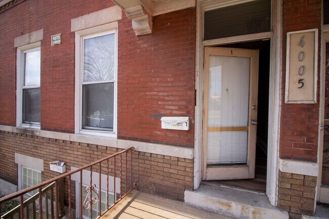 Building Photo - 4005 S Grand Blvd