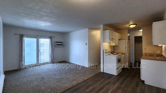 Building Photo - 2414 3rd Ave N