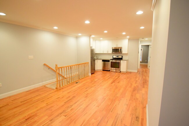 Building Photo - 17 Kane Pl