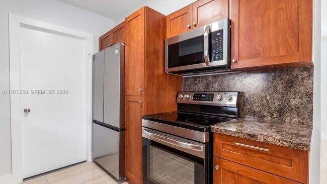 Photo - 630 SW 28th Dr House