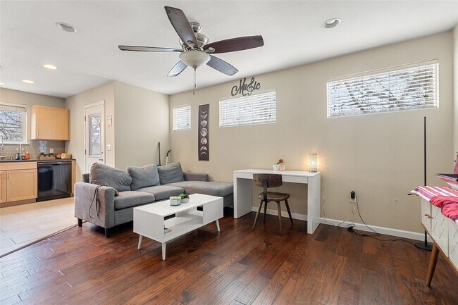 Foto del edificio - 3504 Speedway