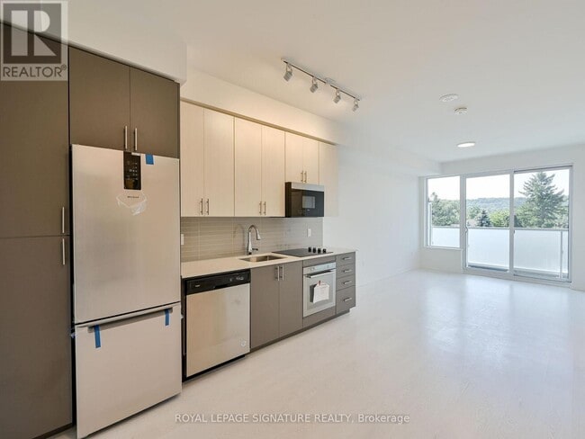 Photo du bâtiment - 415 Main St W