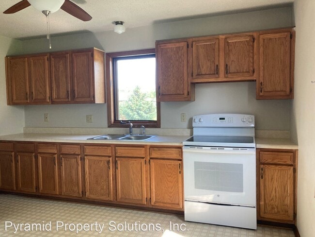Building Photo - 3 br, 1 bath House - 135 10th St
