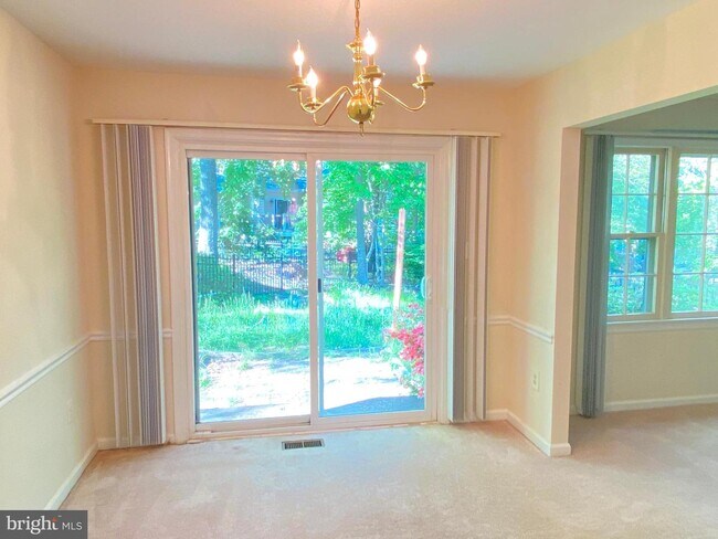 Foto del edificio - 7781 Ballston Dr