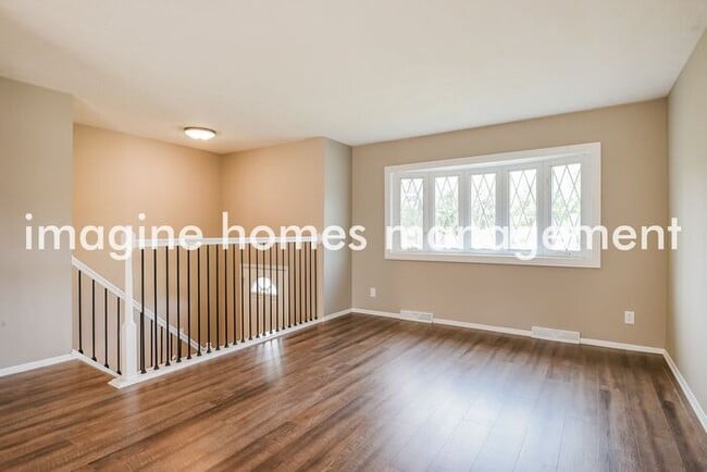 Building Photo - Charming Split Level 3 Bedroom Home in Solon
