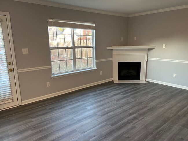 Foto del edificio - Spacious Family Rental in Prime Location