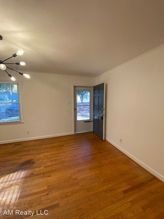 Foto del edificio - 2 br, 1 bath House - 2201 Finchley Drive