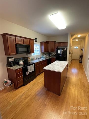 Building Photo - 123 High Bluff Cir