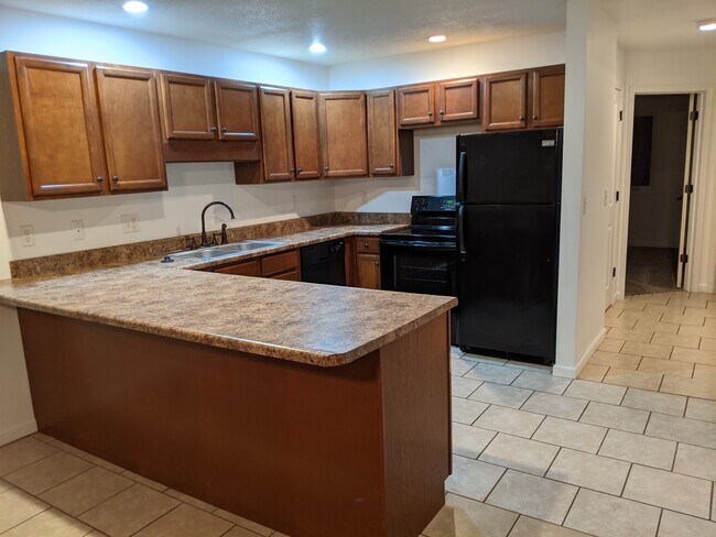 Kitchen - 400 S 7th St