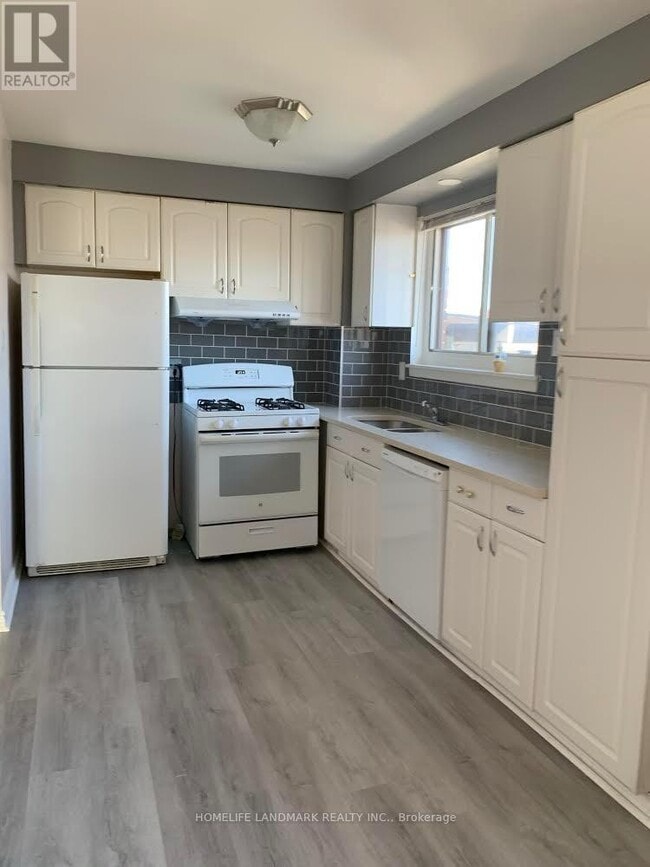 Building Photo - 35 Edenridge Dr