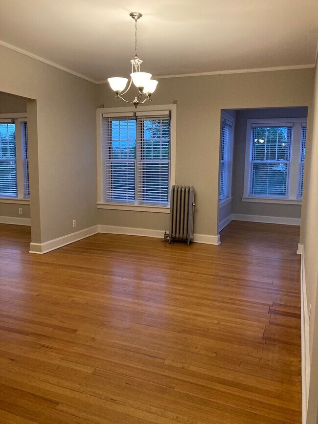 Foto del edificio - East Edgewater Two Bedroom