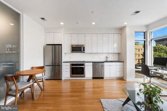 Foto del edificio - 435 R St NW