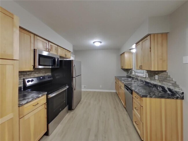 Foto del edificio - 408 Riverview Dr
