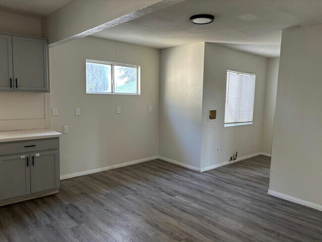 Foto del edificio - 1061 Beaumont Ave