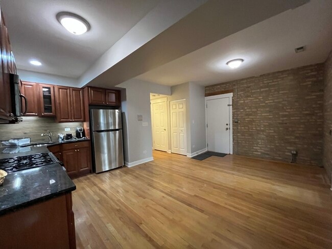 Building Photo - 4938 N Winthrop Ave