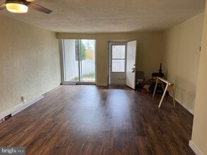 Building Photo - 1212 Forest Ln