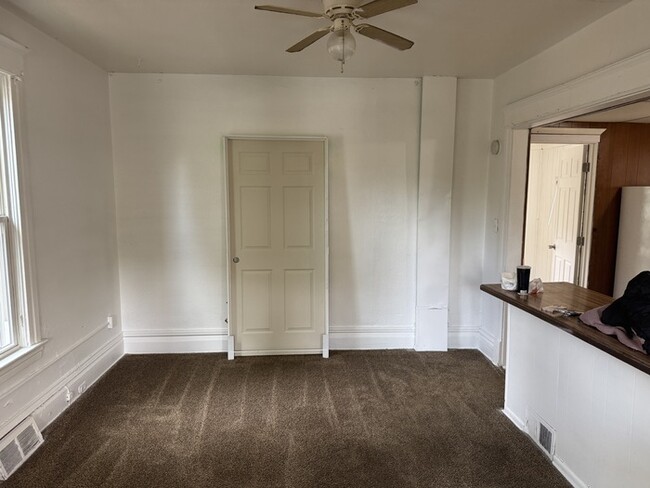 Foto del edificio - 2 bedroom 1 bath $1150 including water/sew...