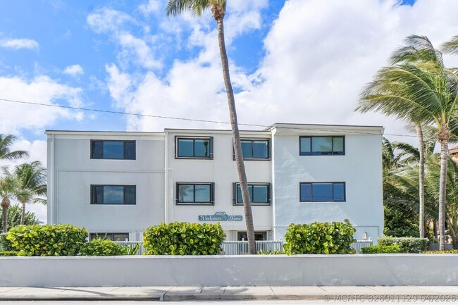 Building Photo - 250 S Ocean Blvd