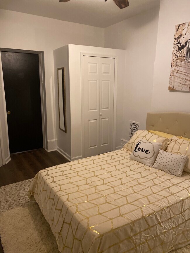 Foto del edificio - 466 Decatur St