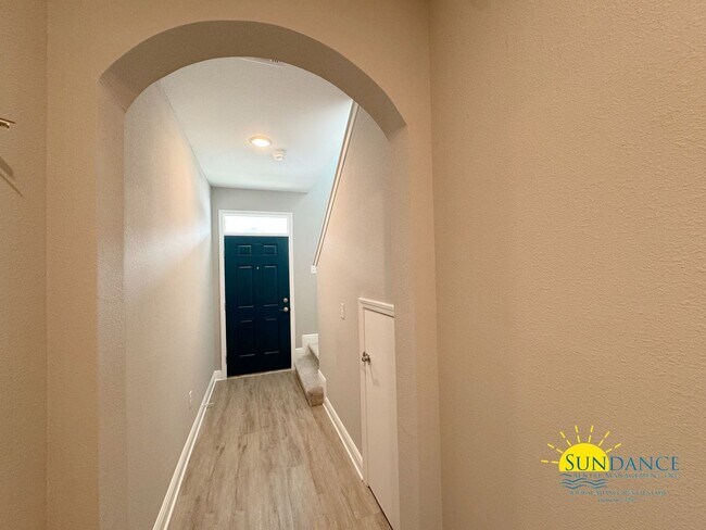 Foto del edificio - Beautiful 3 Bedroom unit in the heart of F...
