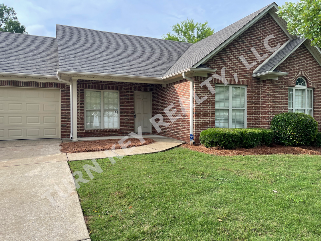 Primary Photo - Duplex for rent in Trussville