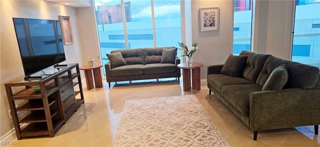 Foto del edificio - 2747 Paradise Rd