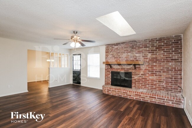 Building Photo - 8513 Crestview Dr
