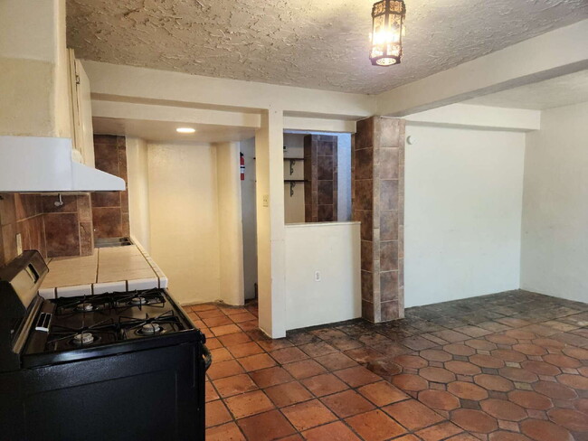 Foto del edificio - Charming 2-bedroom, 1-bath home available ...