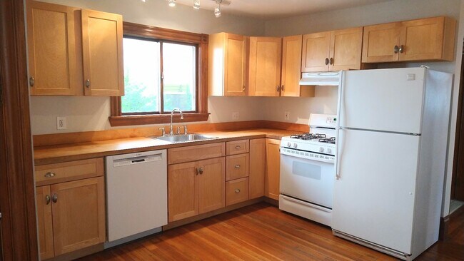 kitchen - 33 Gold Star Rd