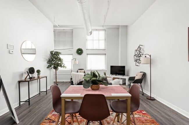 Foto del edificio - 50 N Illinois St