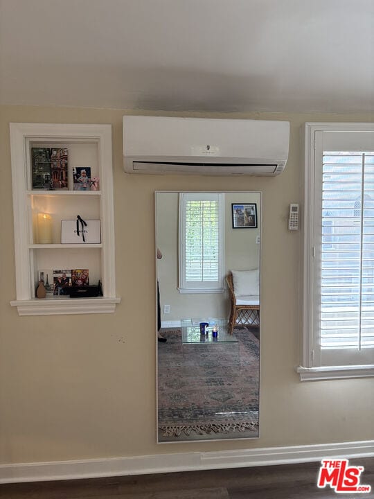 Building Photo - 725 Lorraine Blvd