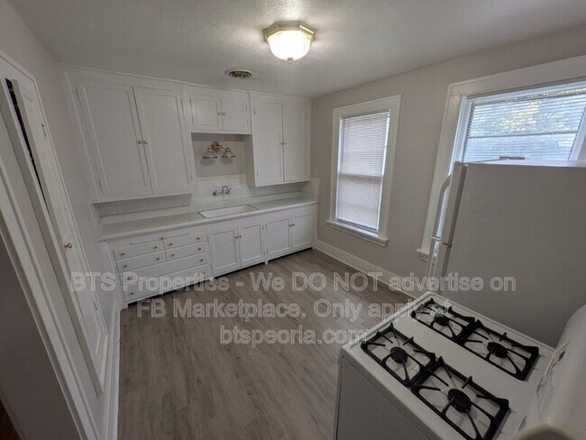 Foto del edificio - 1532 W Barker Ave