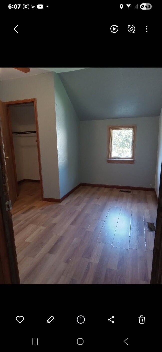 Foto del edificio - 94 Box Ave