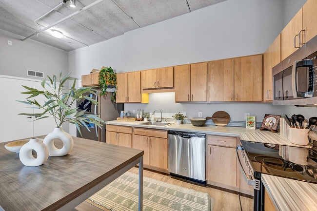 178-Radius at 15th - Model - Kitchen (6) - Radius Apartments