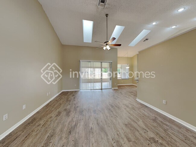 Building Photo - 12540 Pica St