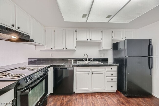 Building Photo - 76 N 27th St