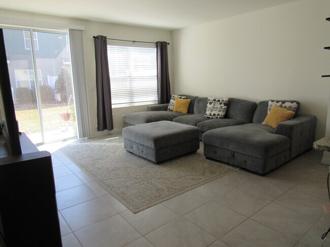 Sala de estar - 3 Bella Lago Cir