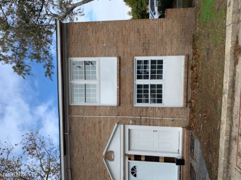 Primary Photo - 405 72nd Ave N