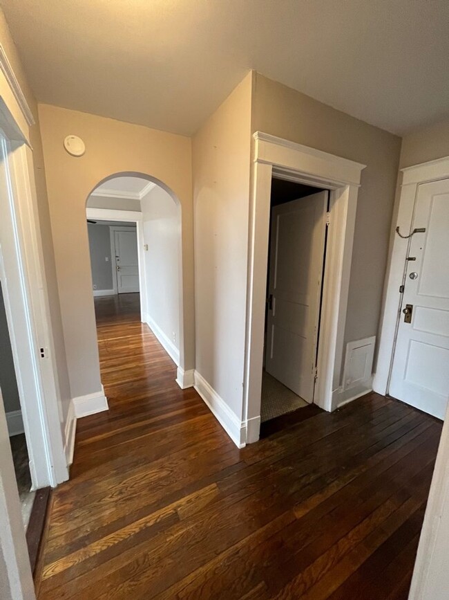 Foto del edificio - Historic Downtown Corinth Apartments Move ...