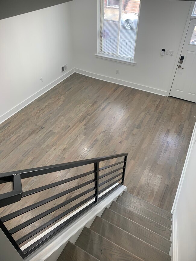 Building Photo - 2532 W Montgomery Ave