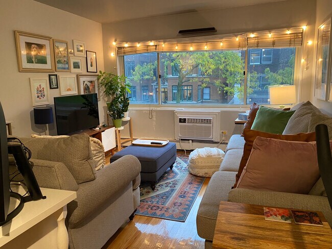 Foto del edificio - 526 W Roscoe St